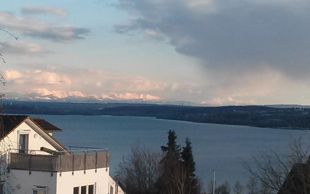 Ferienwohnung Mit Seeblick Und Dachterrasse In Ueberlingen Bilik gambar