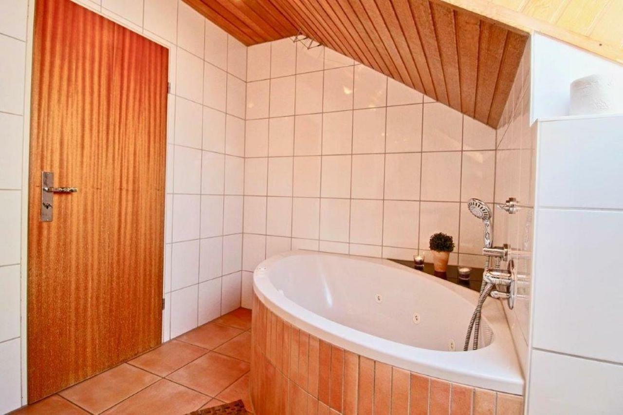 Ferienwohnung Mit Seeblick Und Dachterrasse In Ueberlingen Luaran gambar